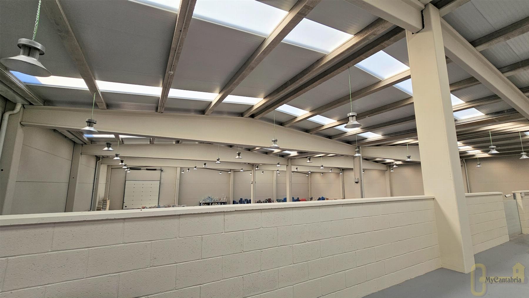 For rent of industrial plant/warehouse in Torrelavega