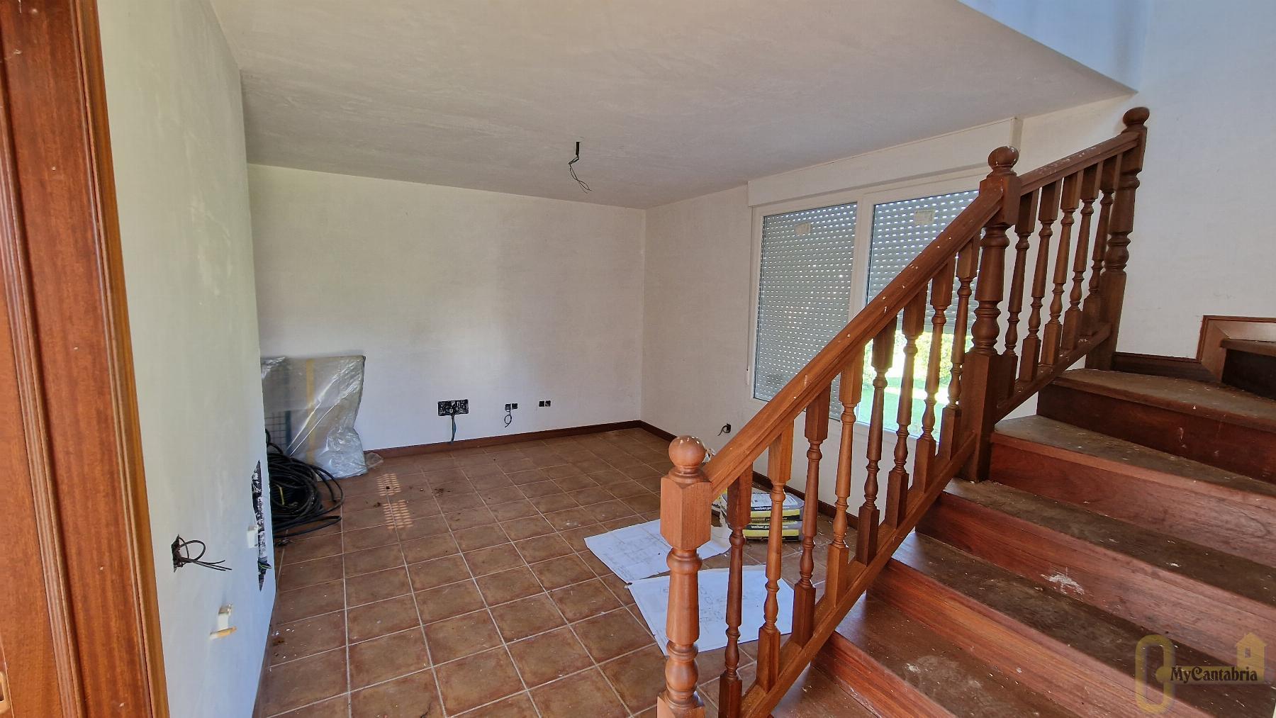 For sale of house in Santa María de Cayón