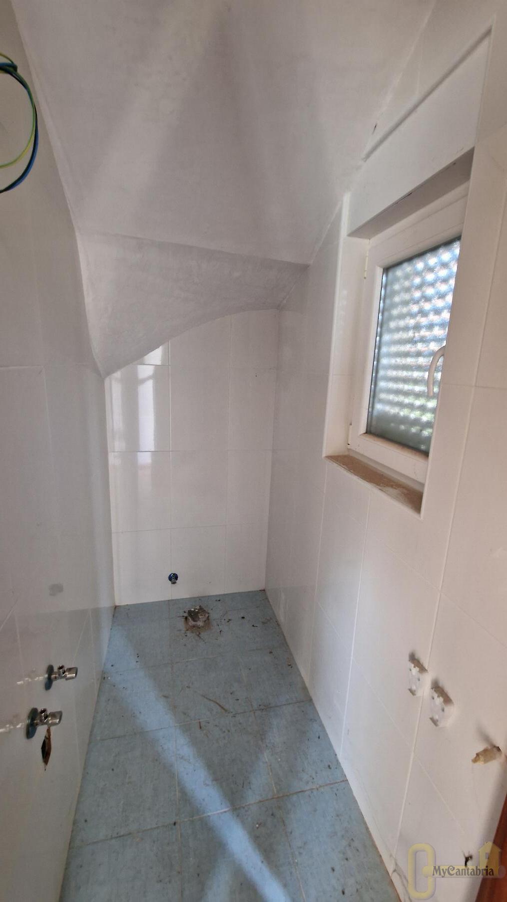 For sale of house in Santa María de Cayón