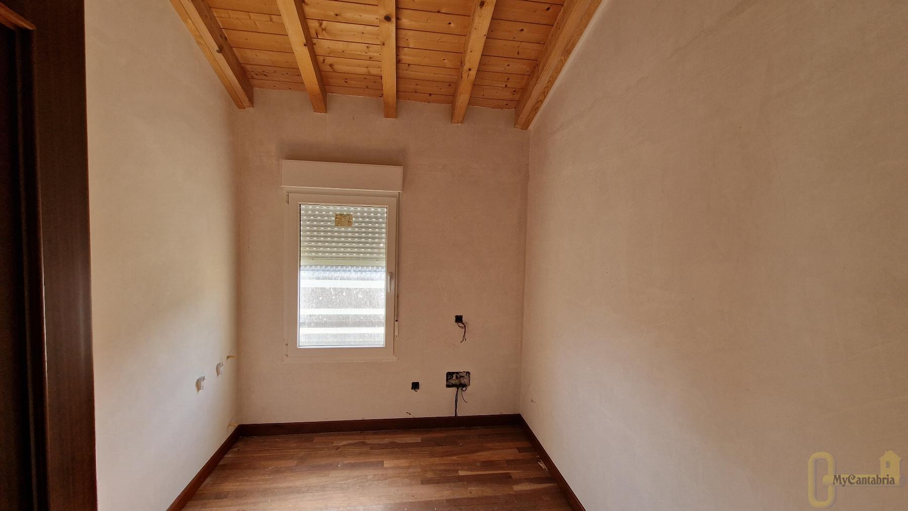 For sale of house in Santa María de Cayón