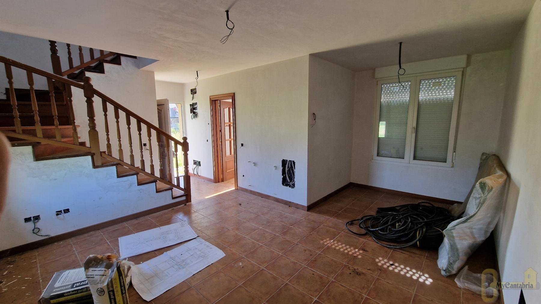 For sale of house in Santa María de Cayón