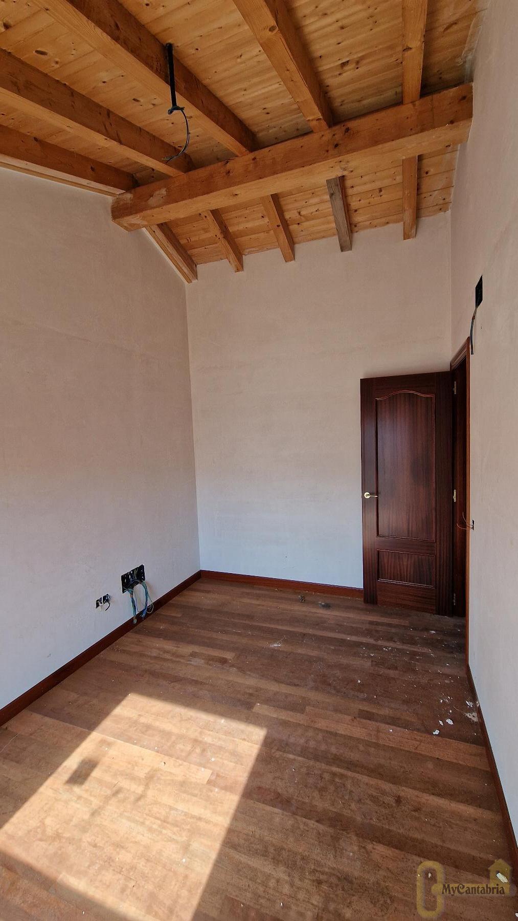 For sale of house in Santa María de Cayón