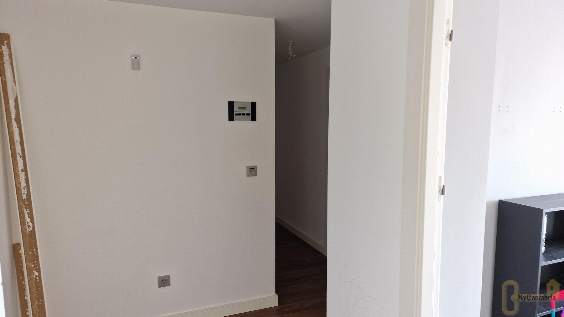 For sale of flat in Santa Cruz de Bezana