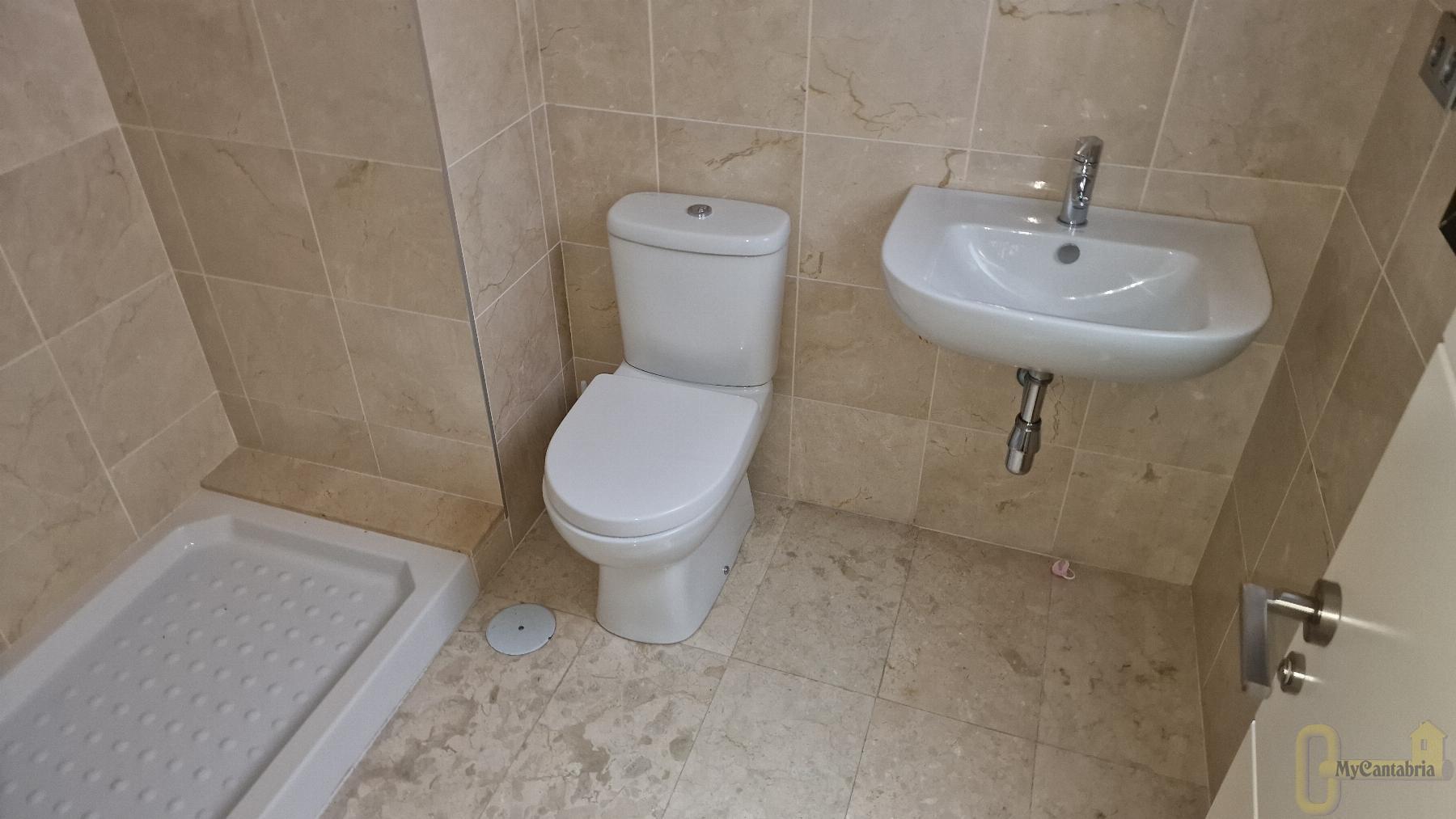 For sale of flat in Santa Cruz de Bezana