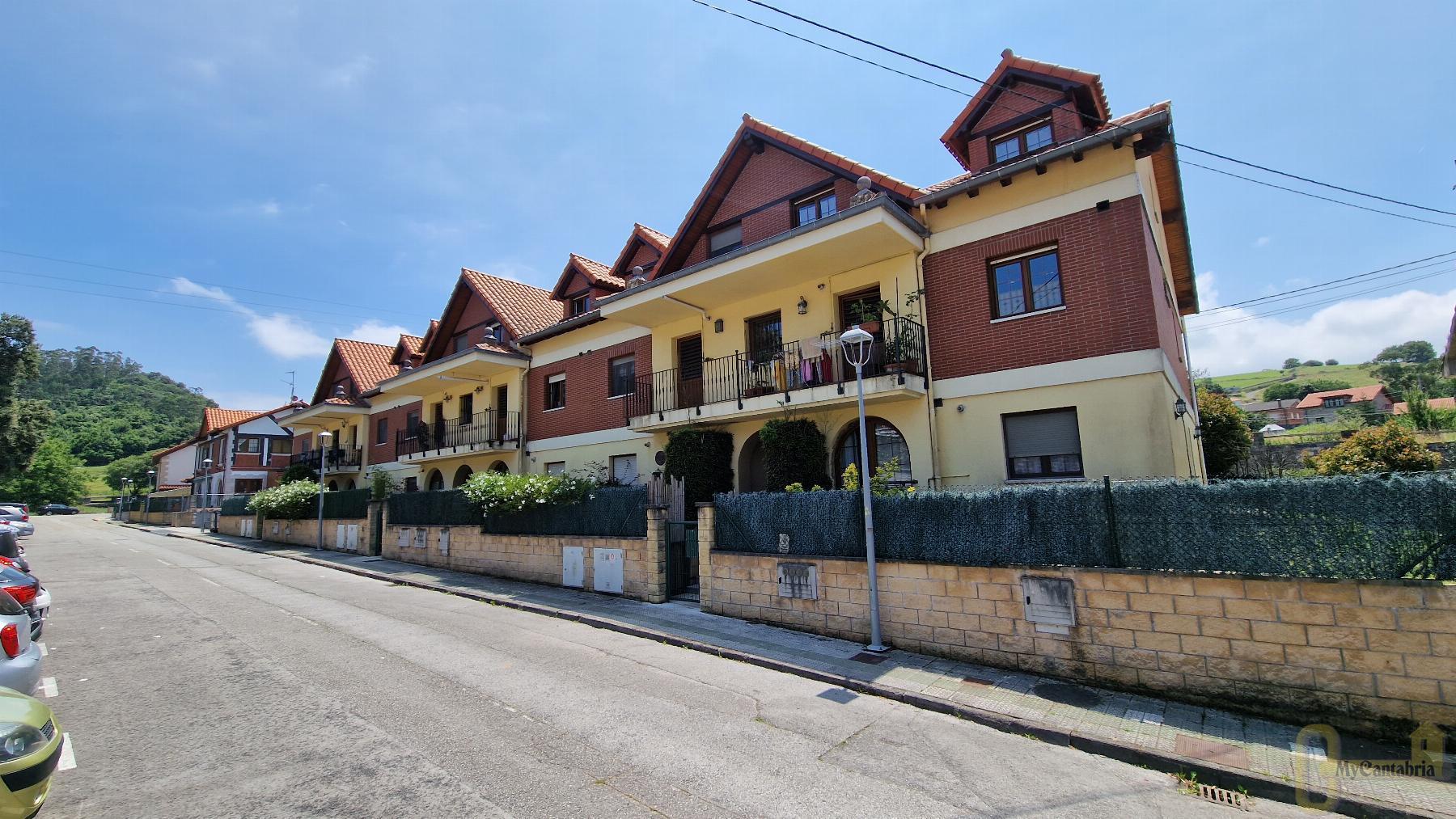 For sale of flat in Piélagos
