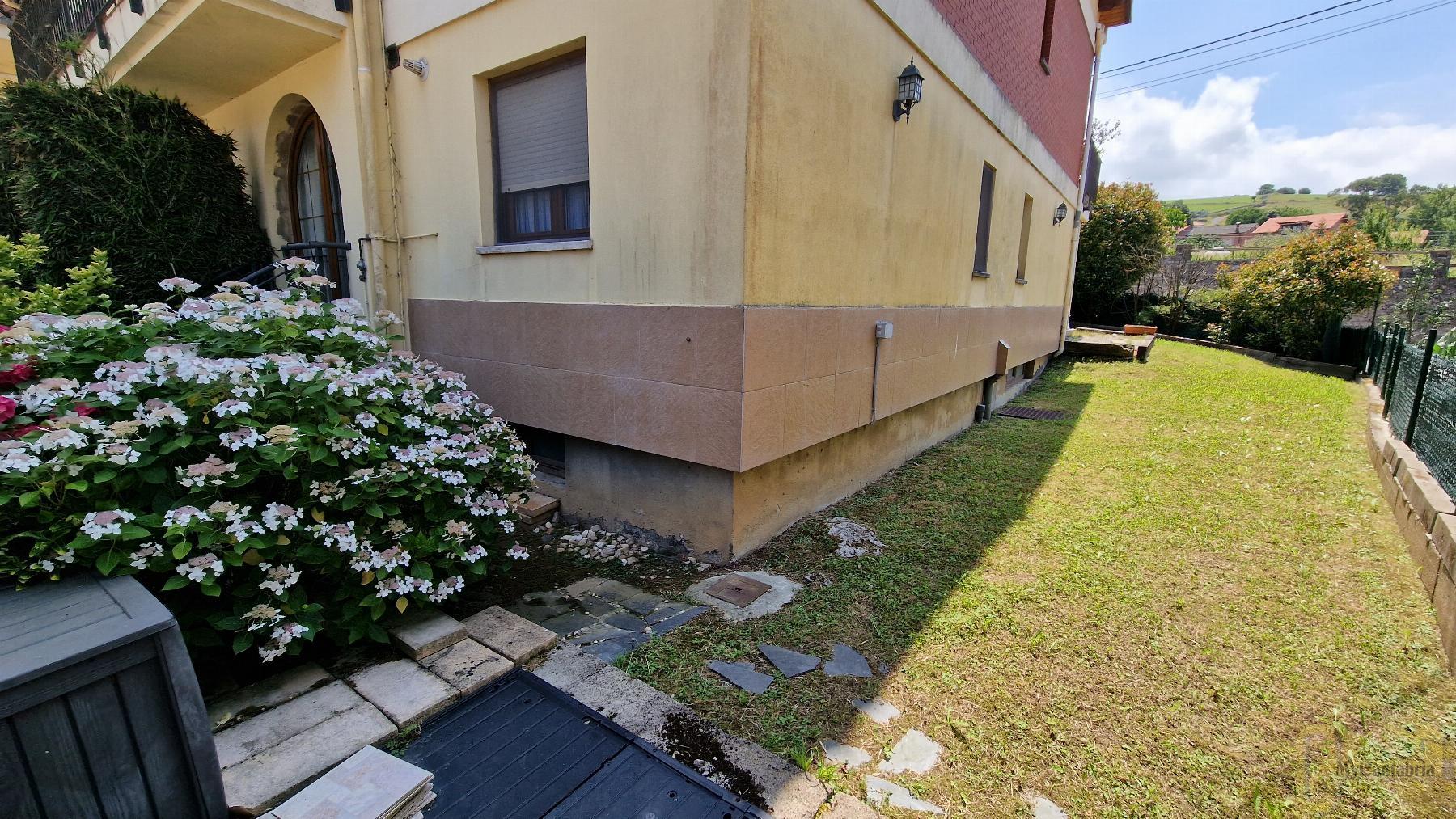 For sale of flat in Piélagos