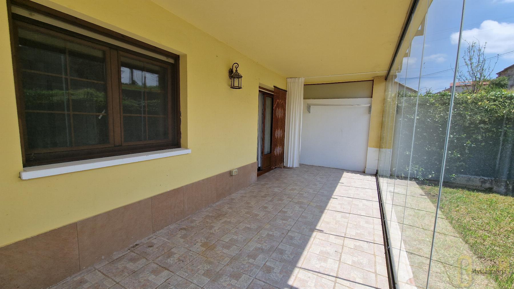 For sale of flat in Piélagos