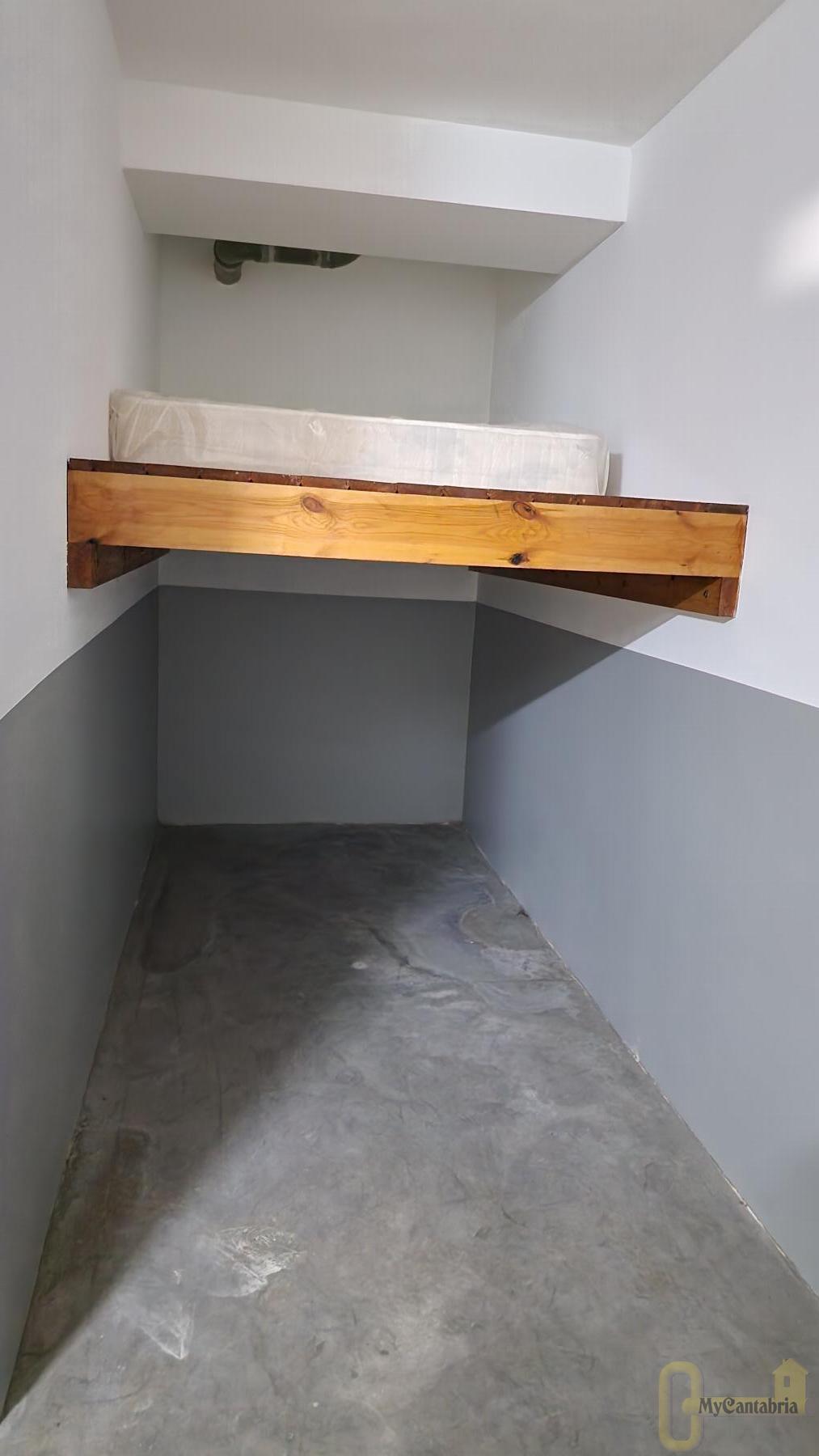 For rent of garage in Santa María de Cayón