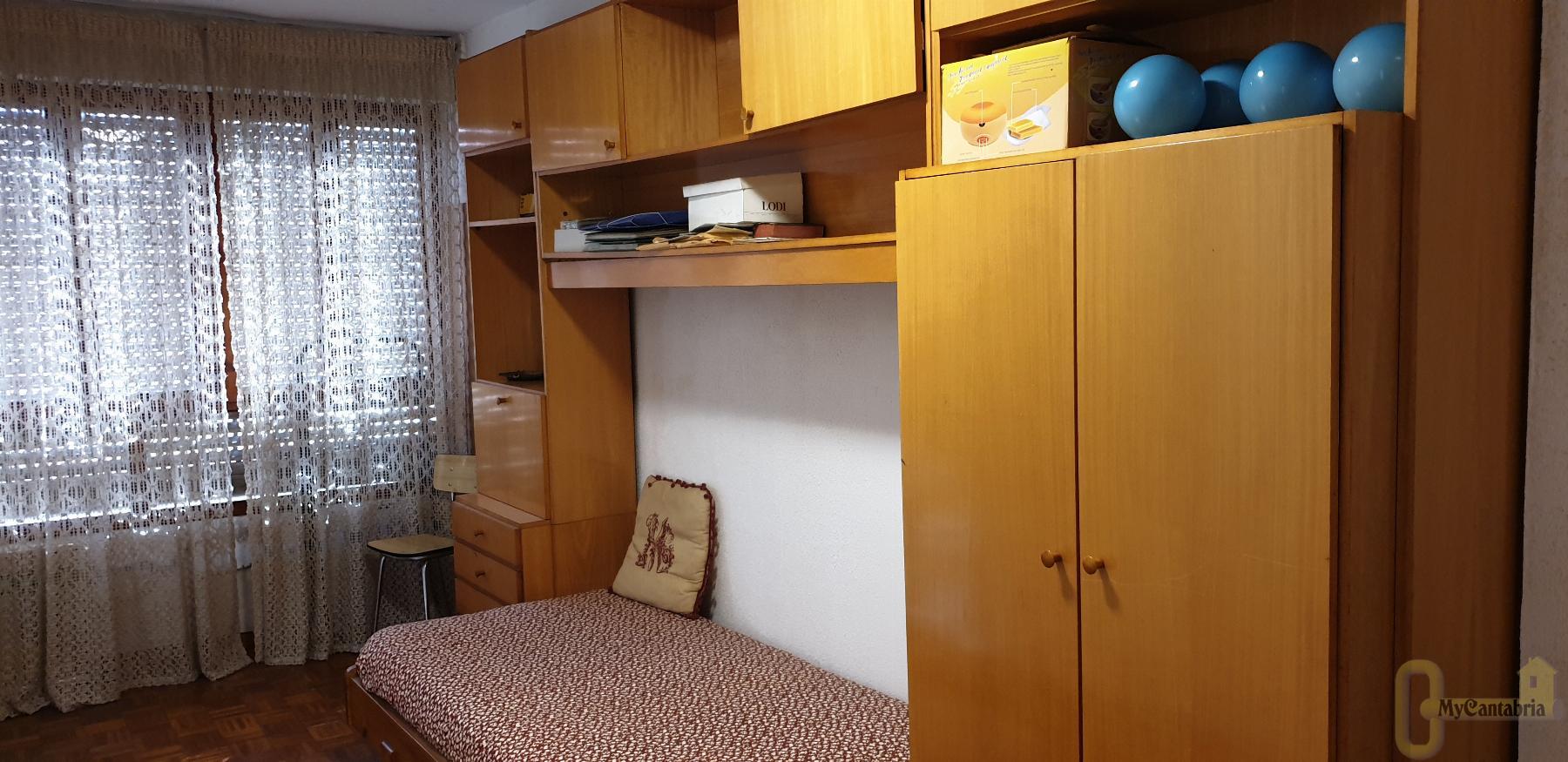 For sale of flat in Santander