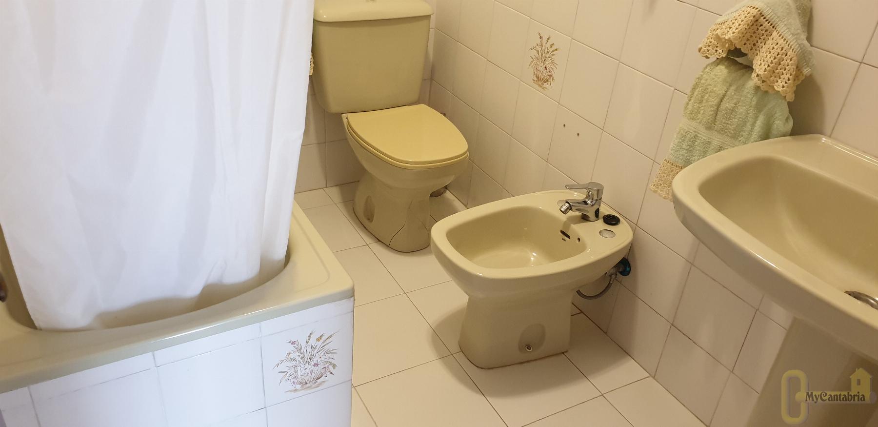 For sale of flat in Santander