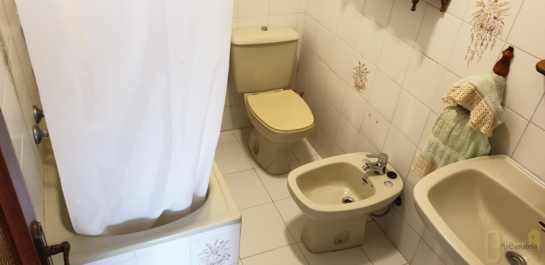 For sale of flat in Santander