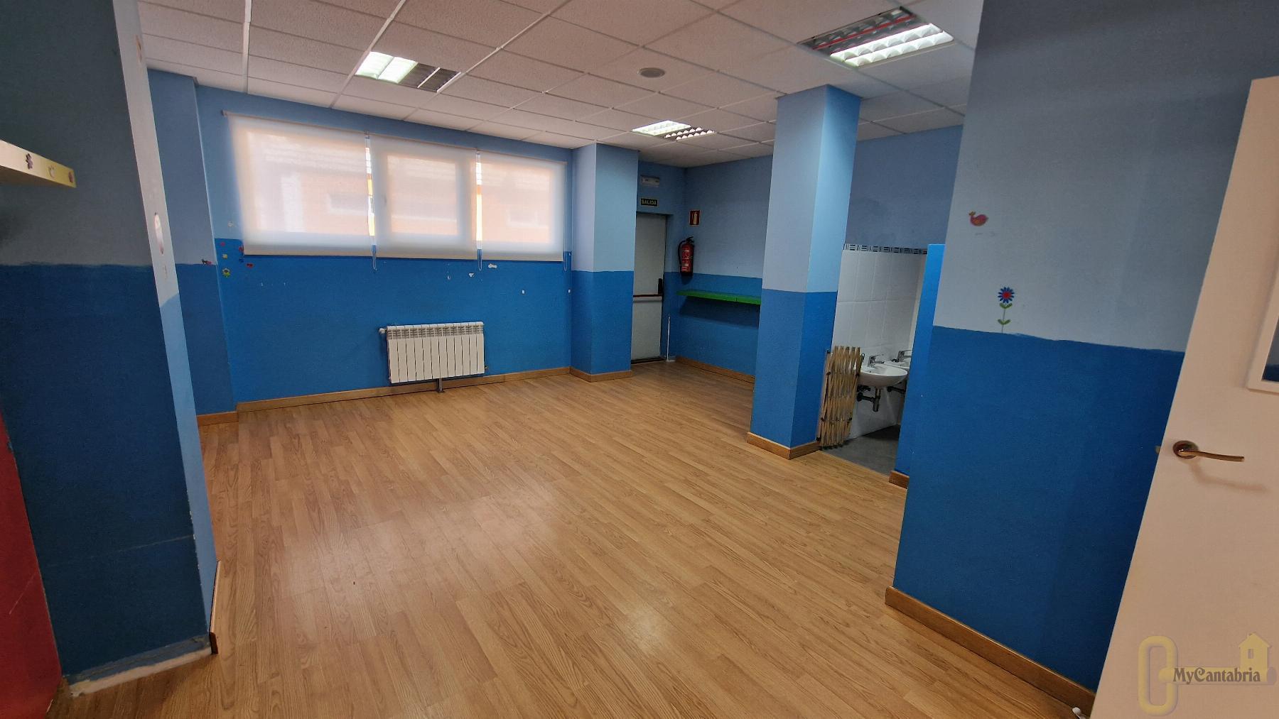 For rent of commercial in Santa María de Cayón