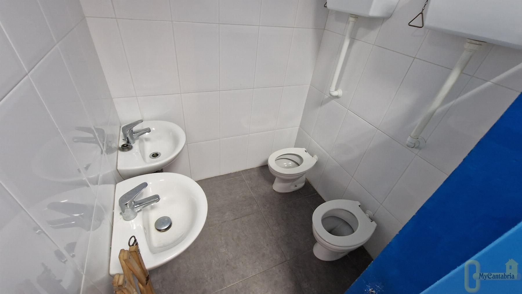 For rent of commercial in Santa María de Cayón