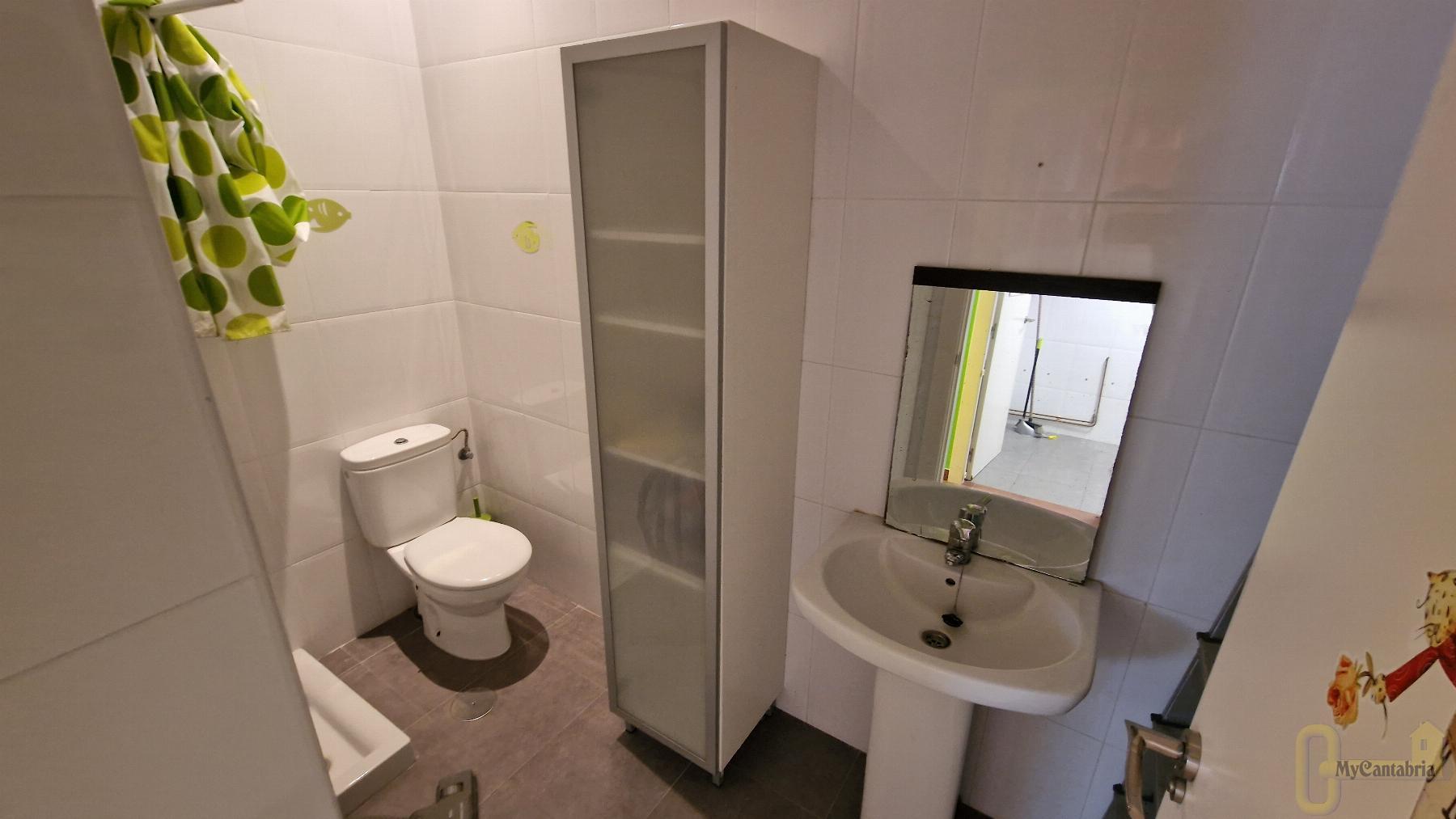 For rent of commercial in Santa María de Cayón