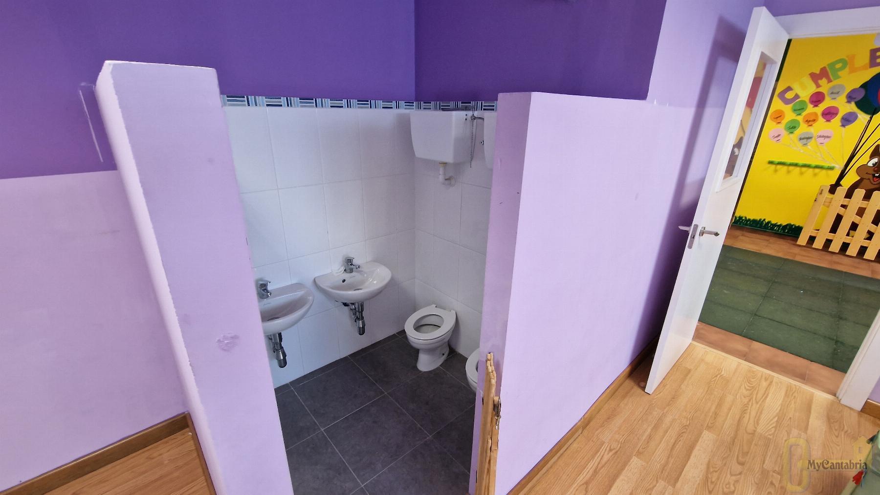 For rent of commercial in Santa María de Cayón