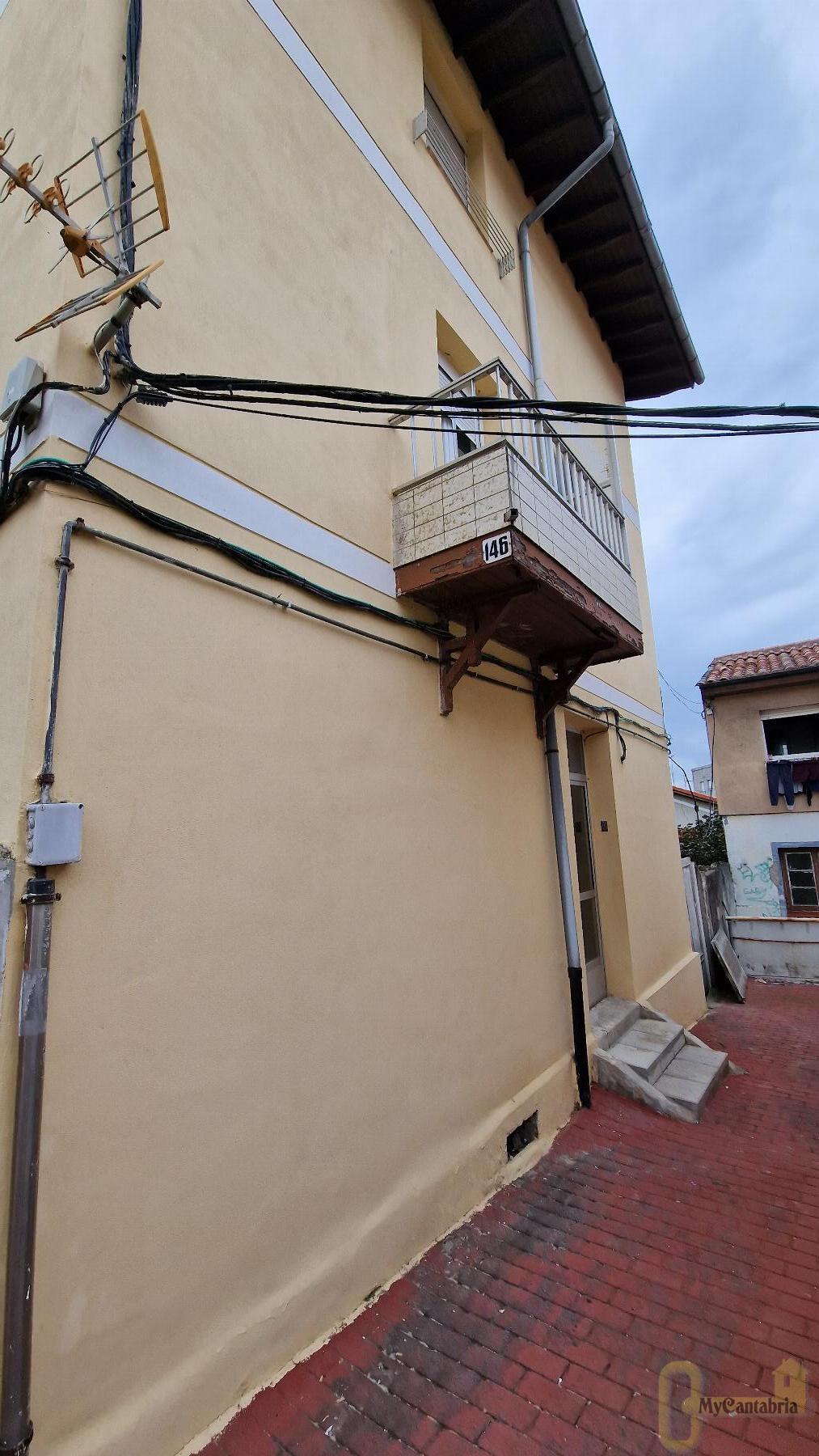 For sale of flat in Santander