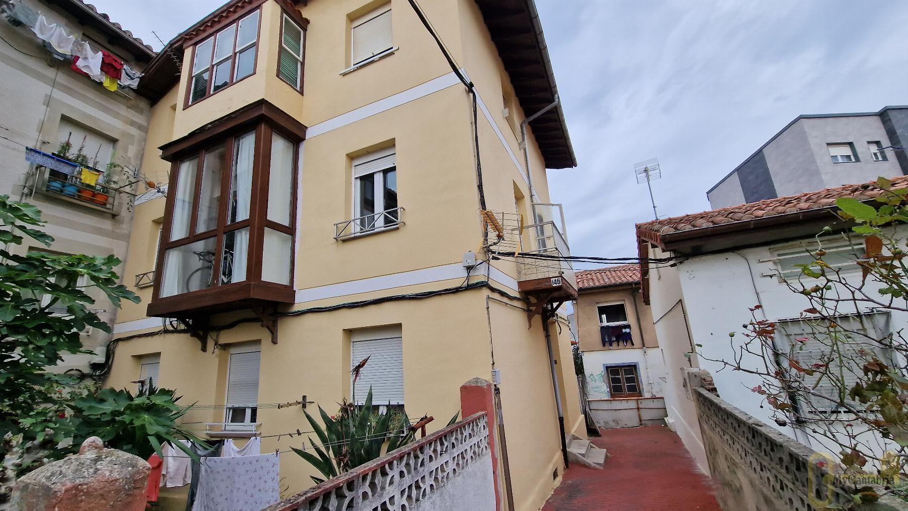 For sale of flat in Santander