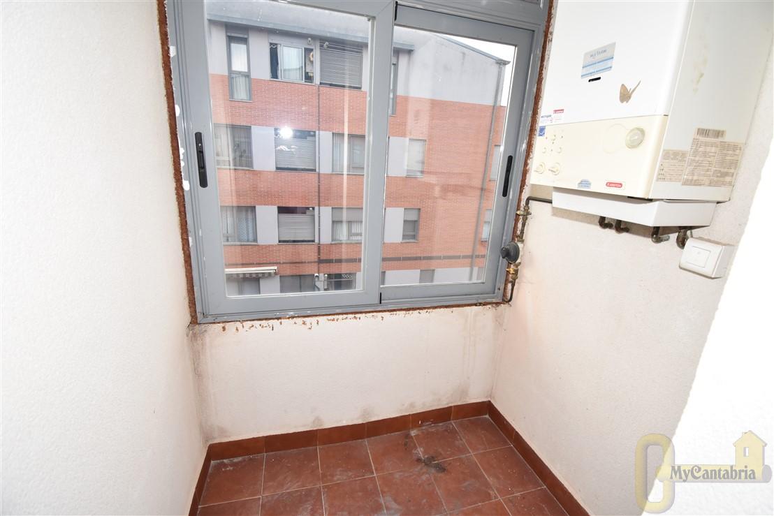 For sale of flat in Entrambasaguas