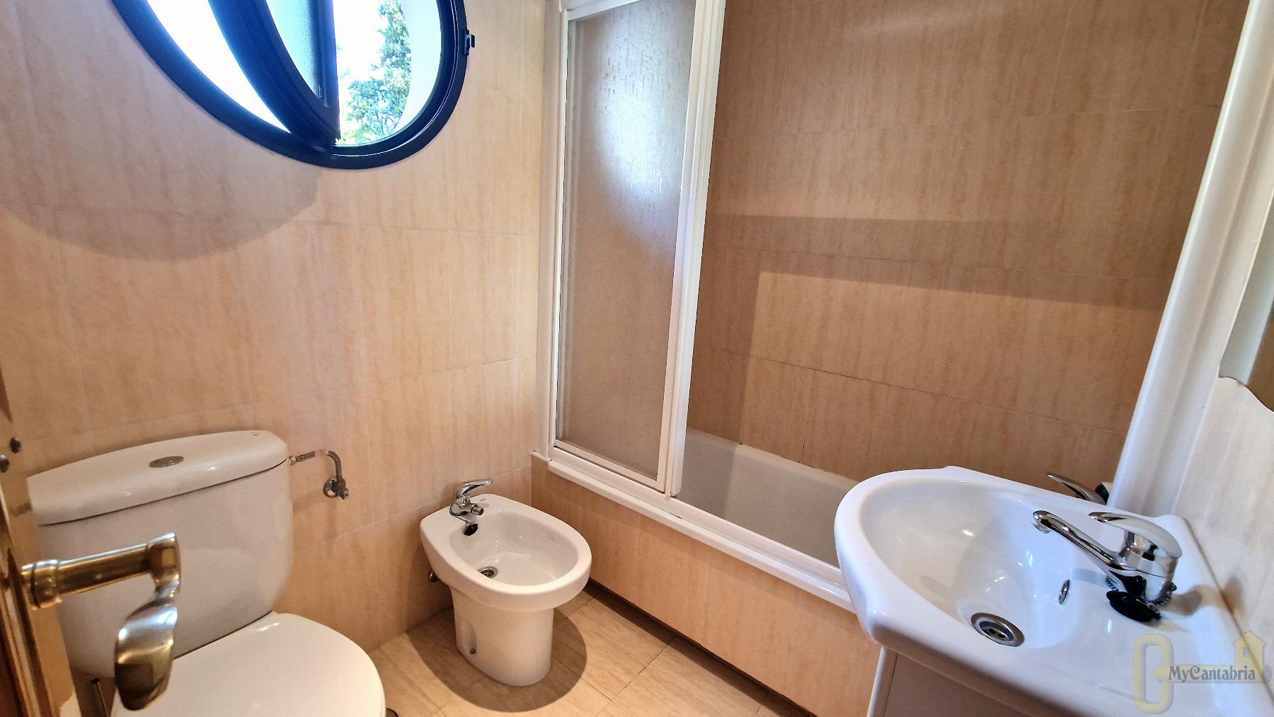 For sale of flat in Santa María de Cayón