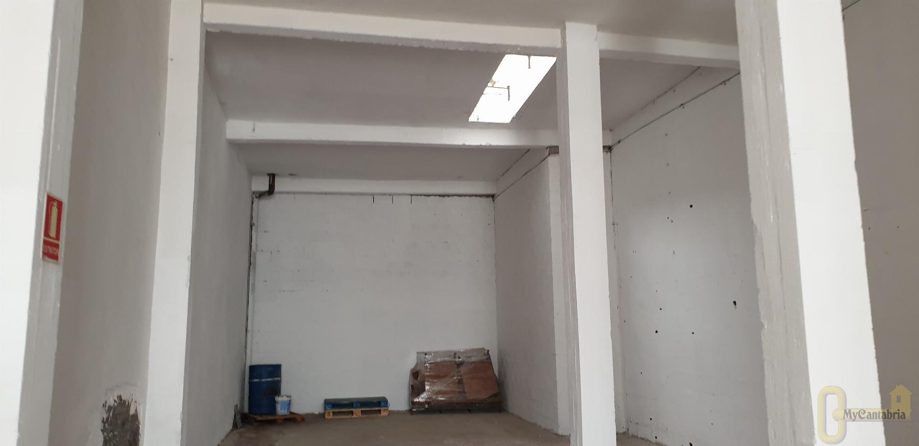 For sale of commercial in Santander