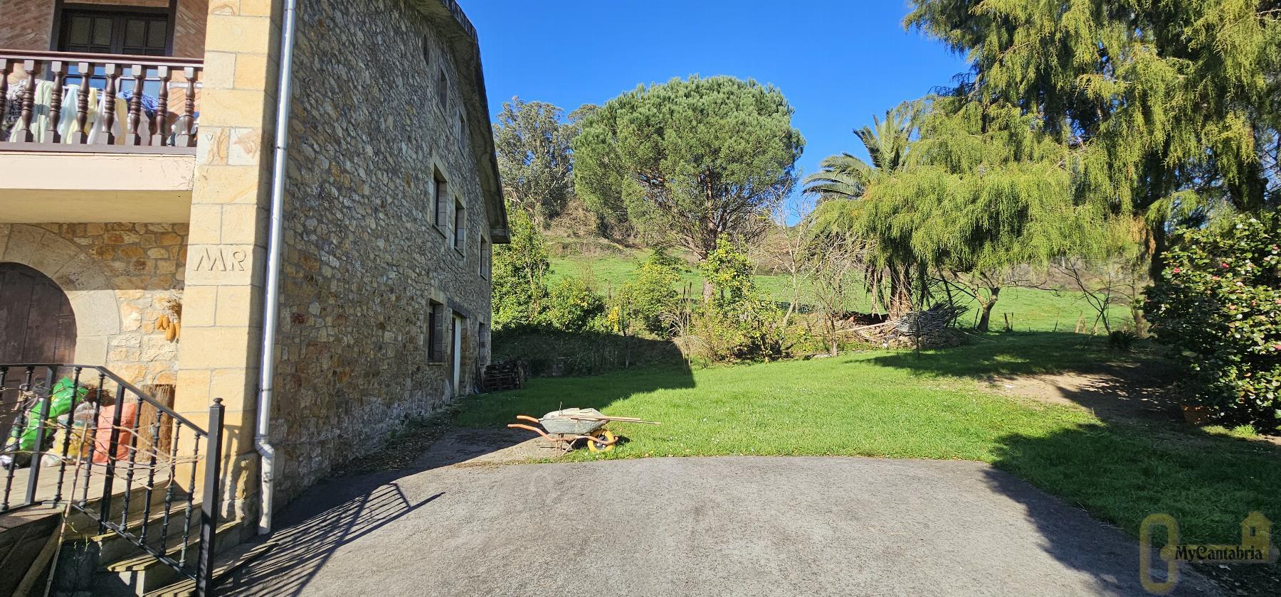 Venta de casa en Bárcena de Cicero