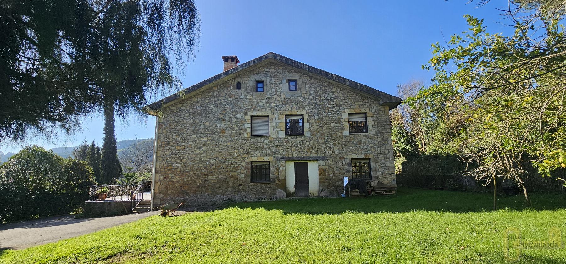 Venta de casa en Bárcena de Cicero
