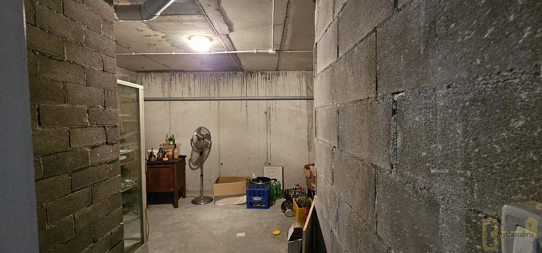 For rent of storage room in Santa María de Cayón
