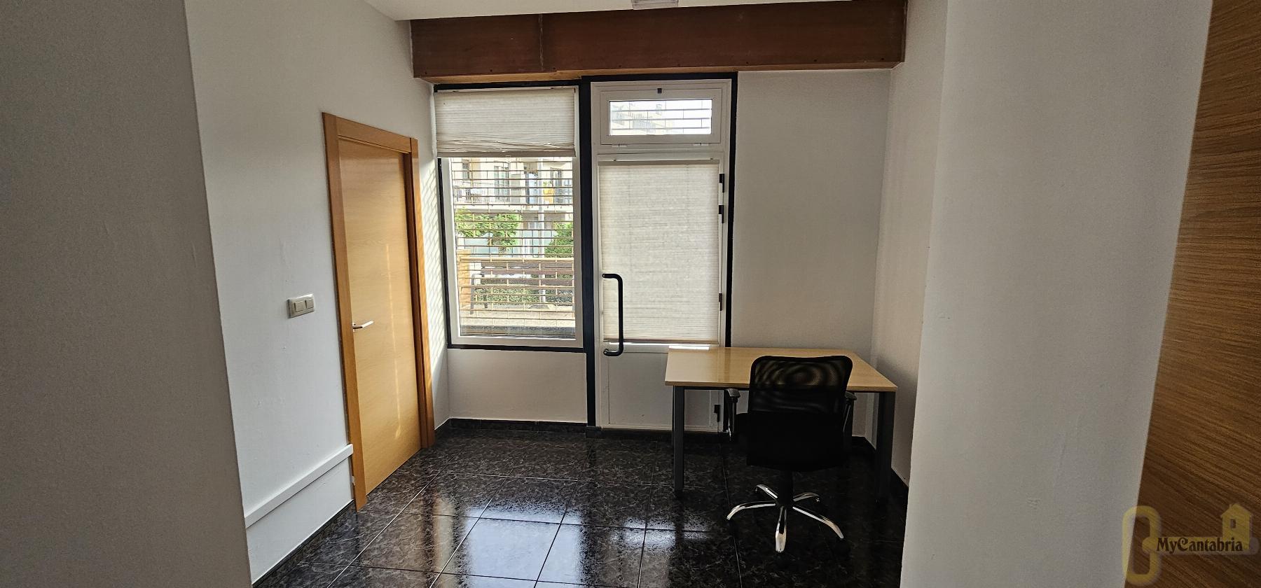 For rent of commercial in El Astillero