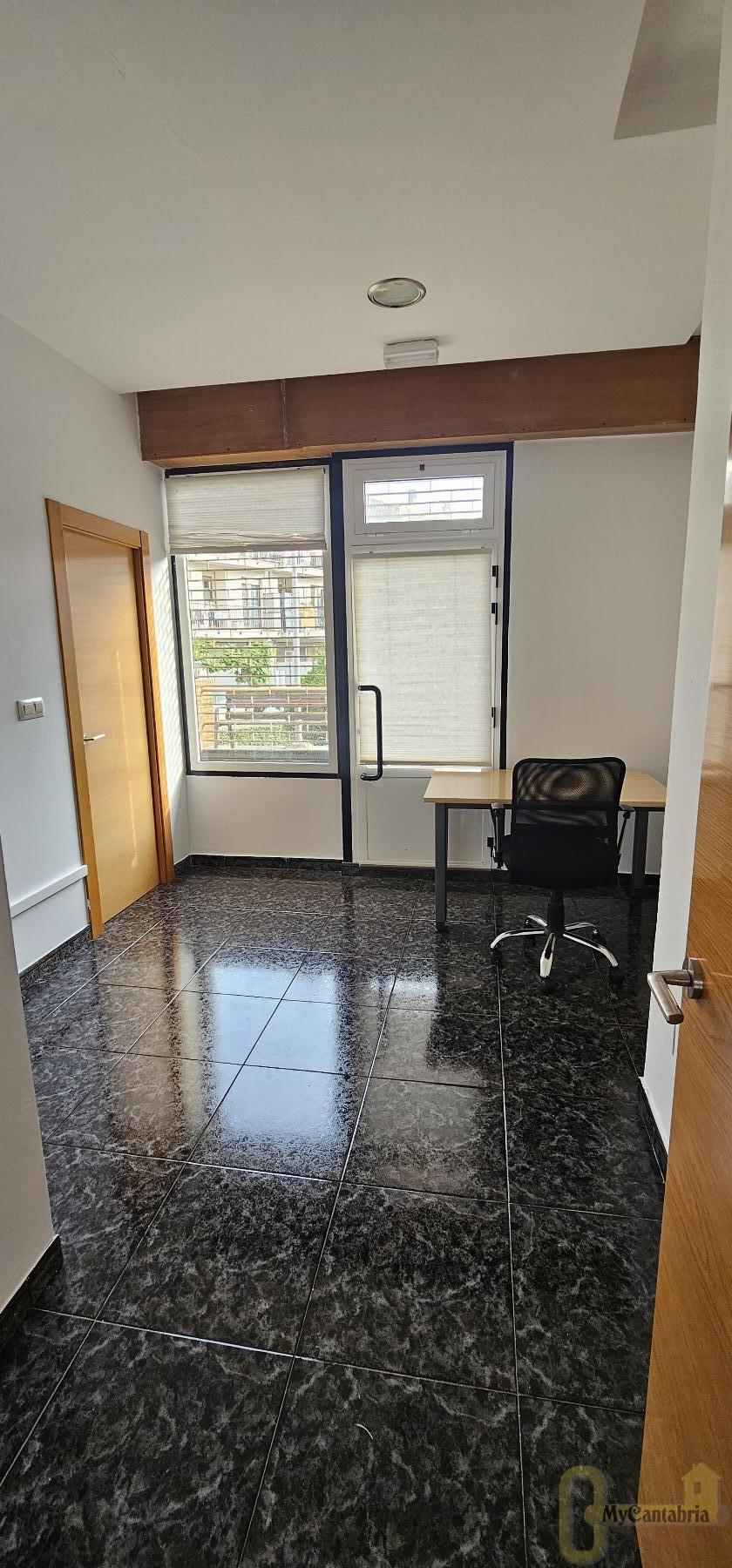 For rent of commercial in El Astillero
