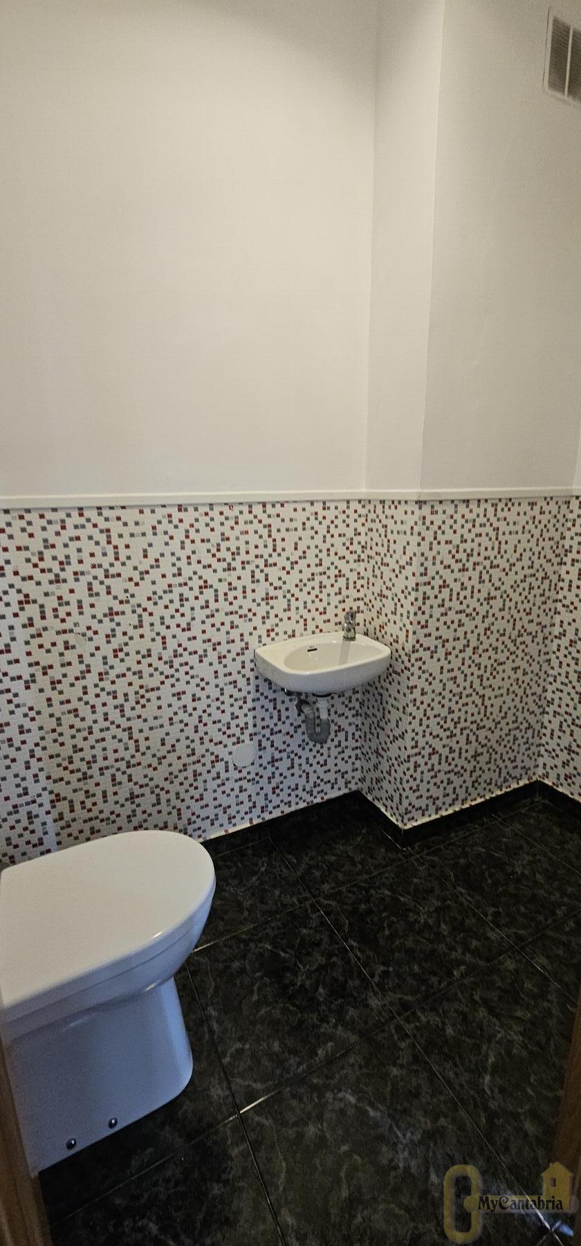 For rent of commercial in El Astillero