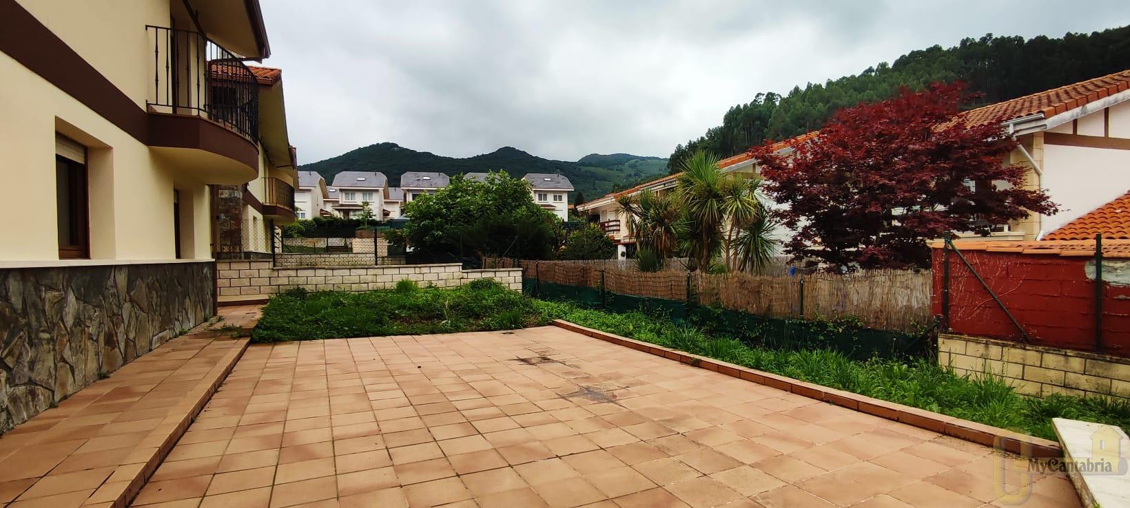 For sale of house in Castro-Urdiales