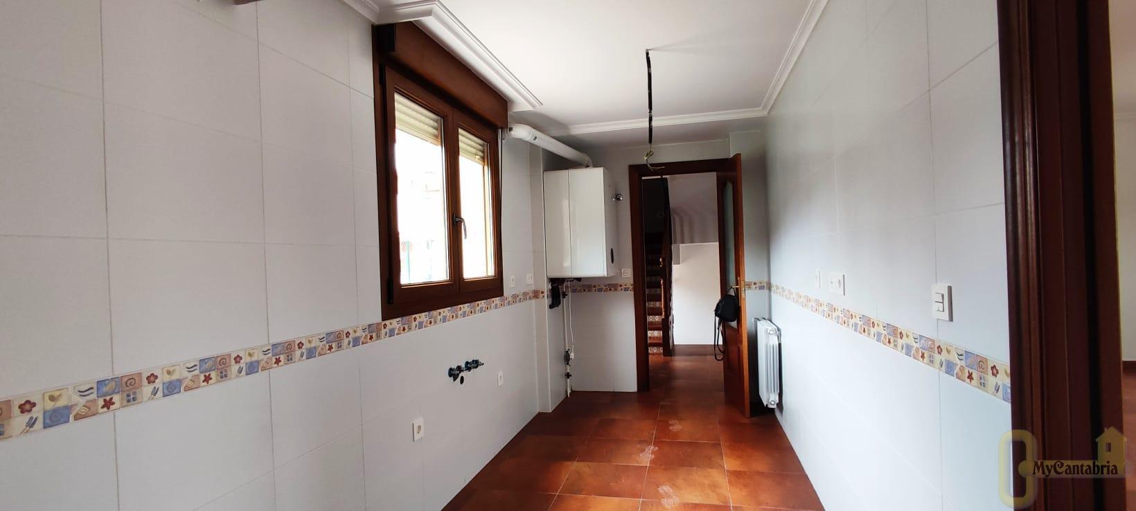 For sale of house in Castro-Urdiales