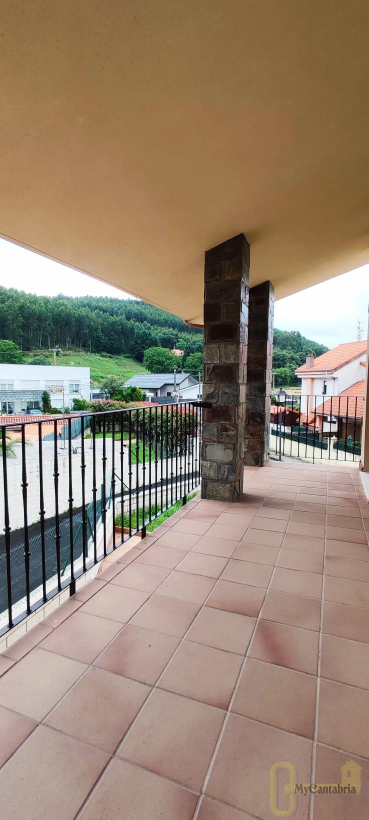 For sale of house in Castro-Urdiales