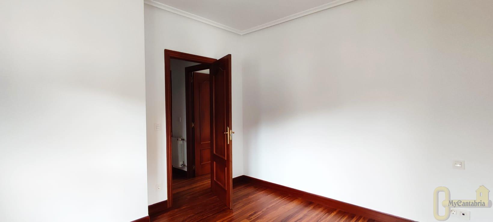 For sale of house in Castro-Urdiales