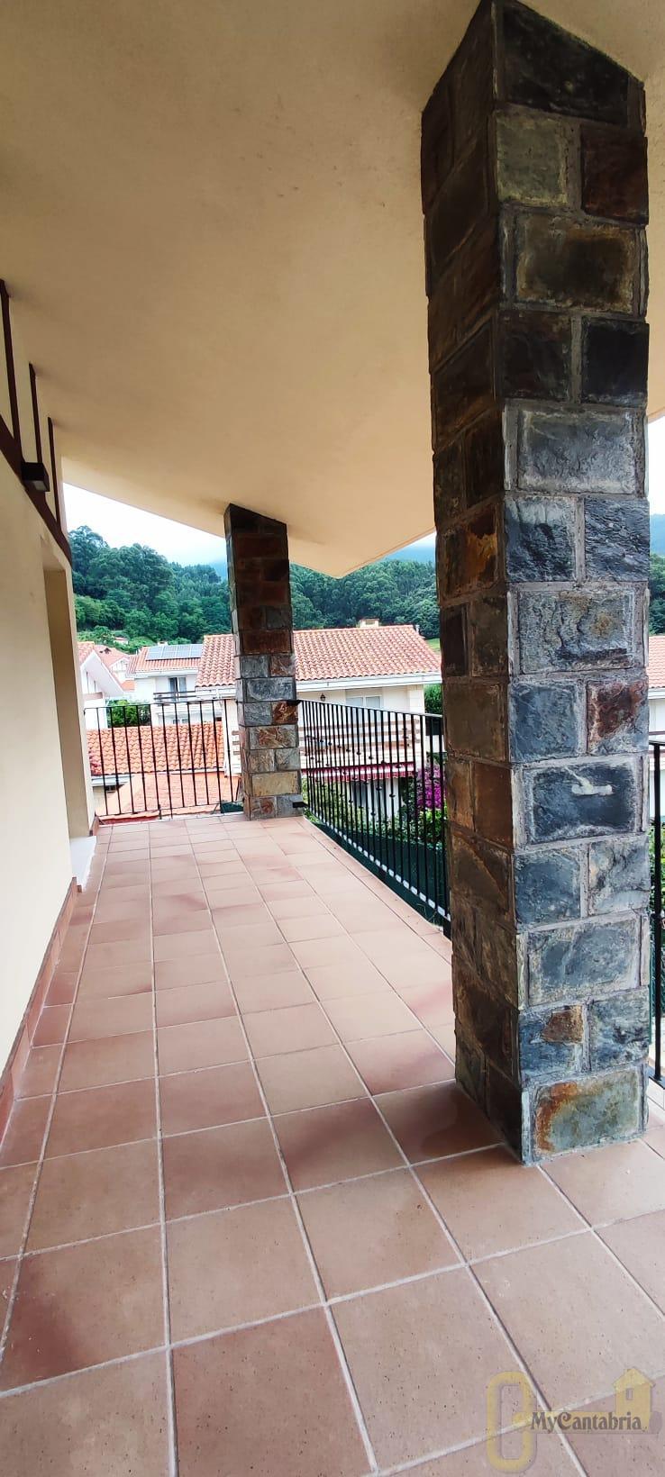 For sale of house in Castro-Urdiales