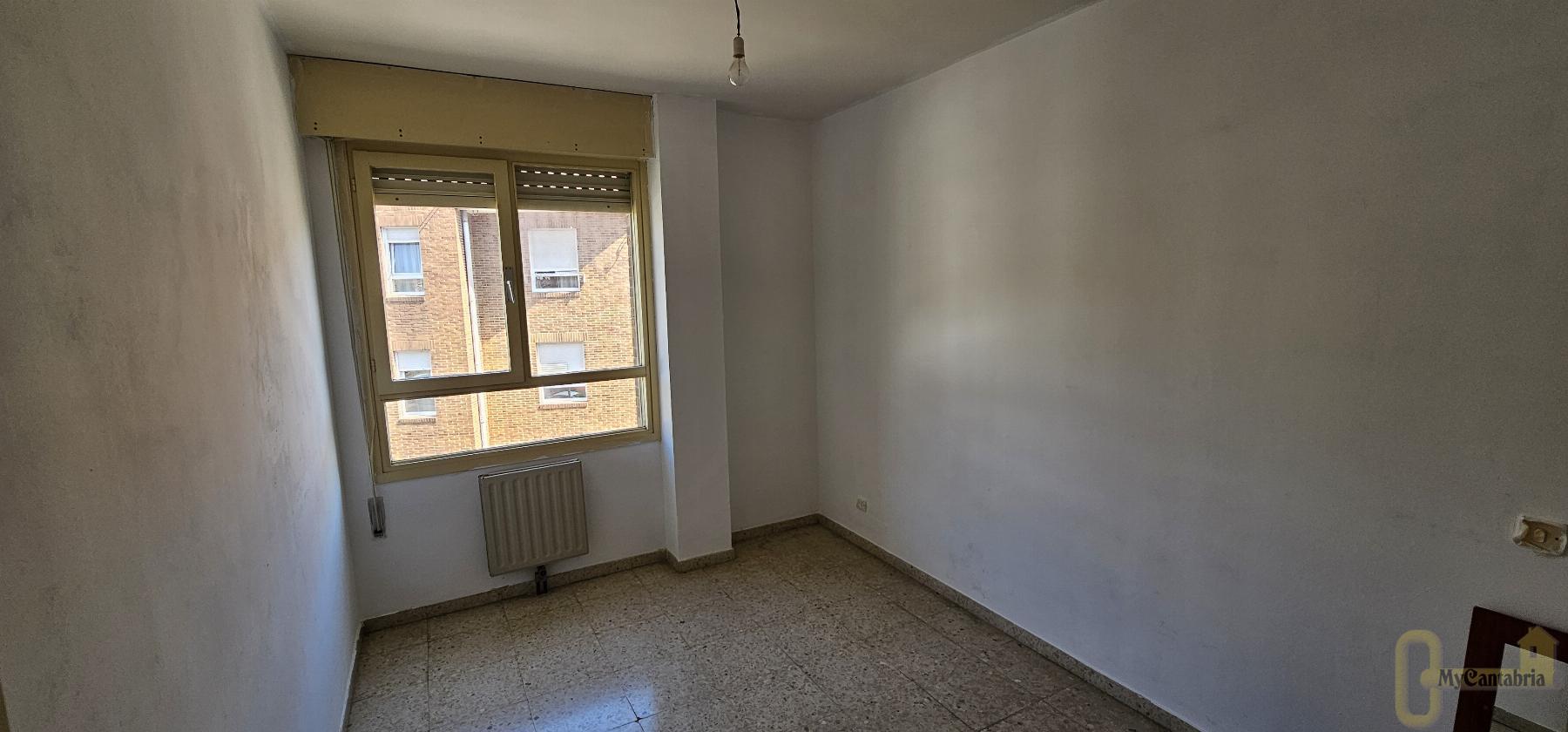 For sale of flat in El Astillero