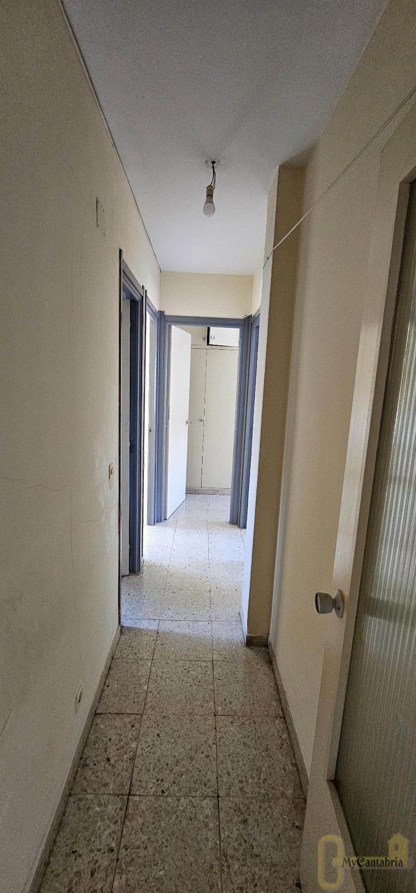 For sale of flat in El Astillero