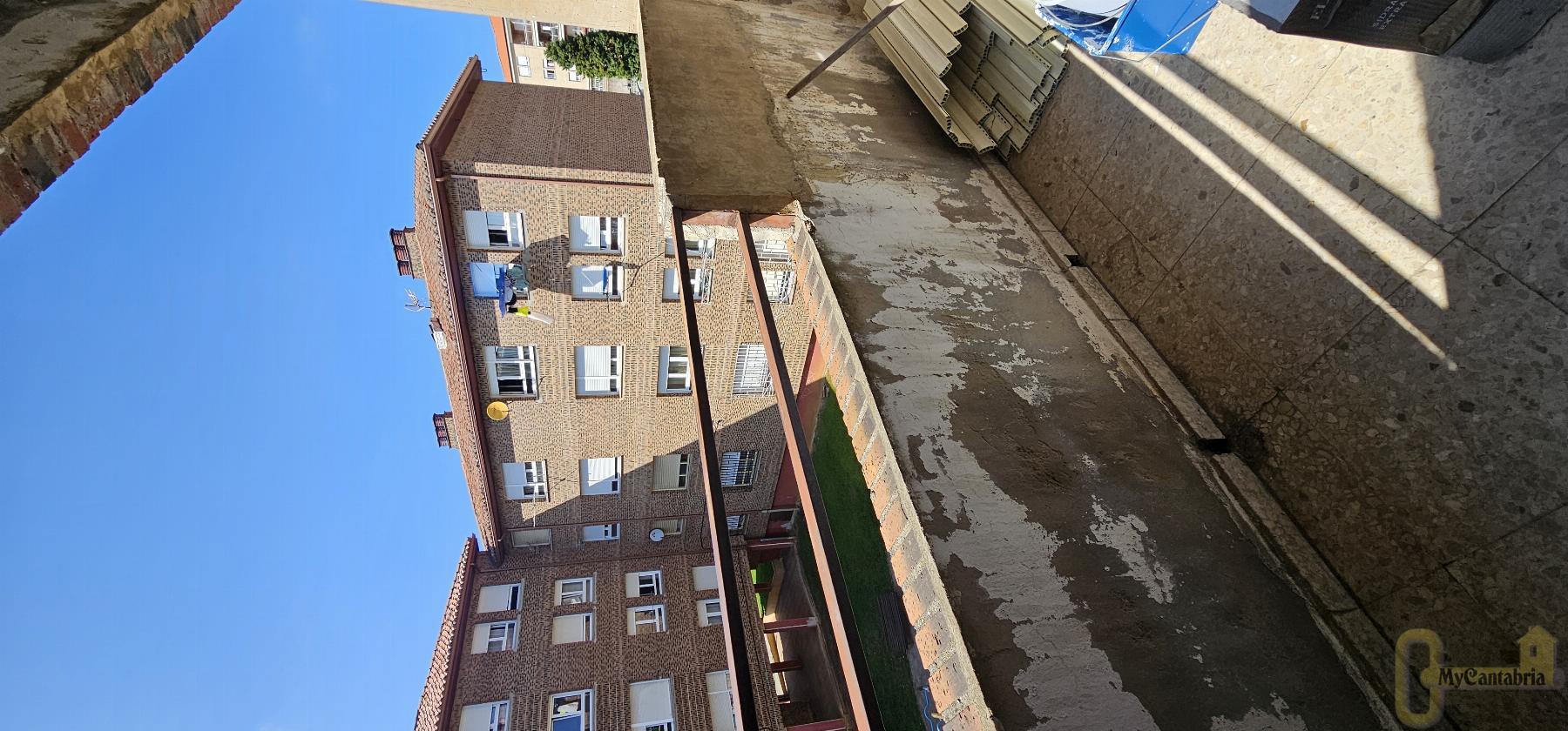For sale of flat in El Astillero