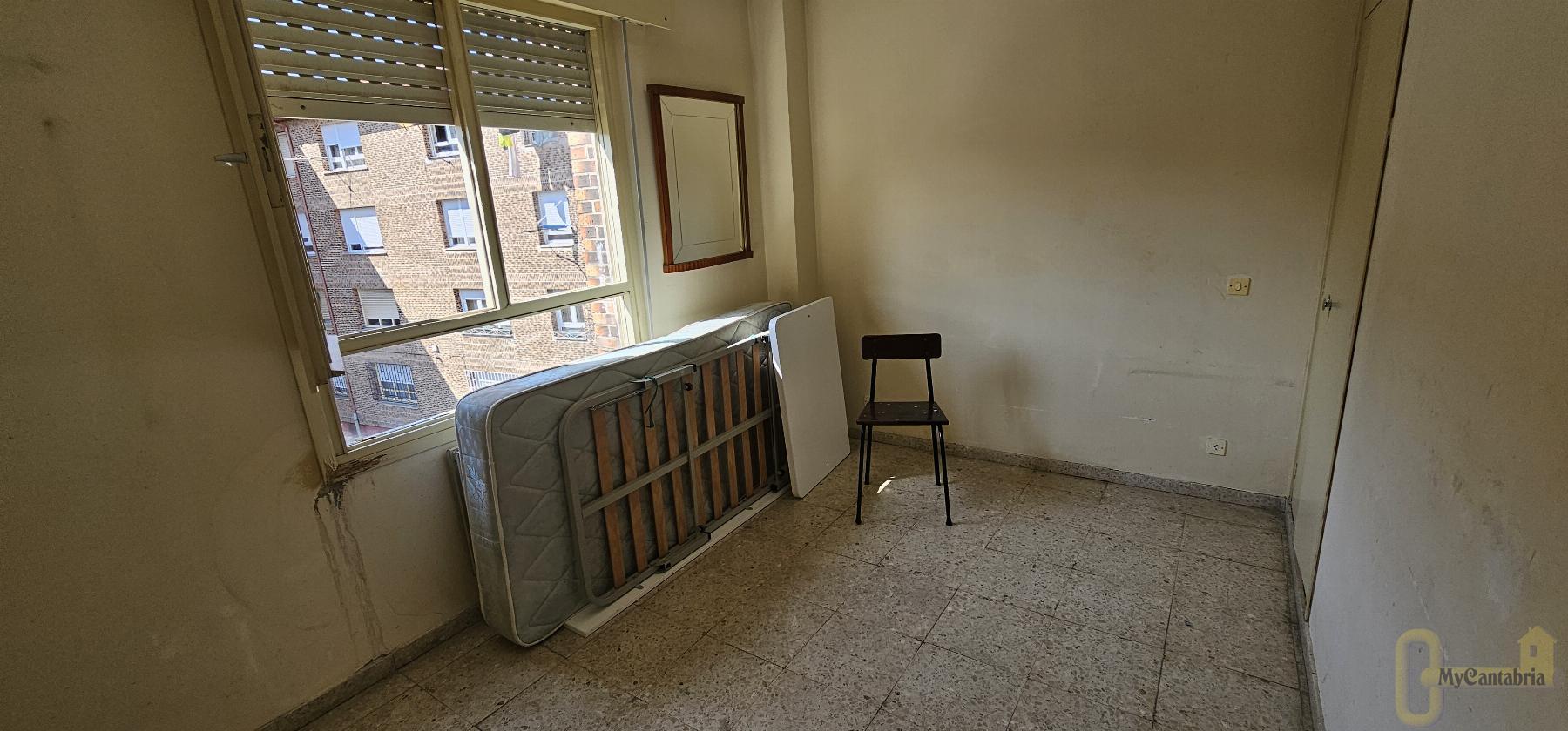 For sale of flat in El Astillero