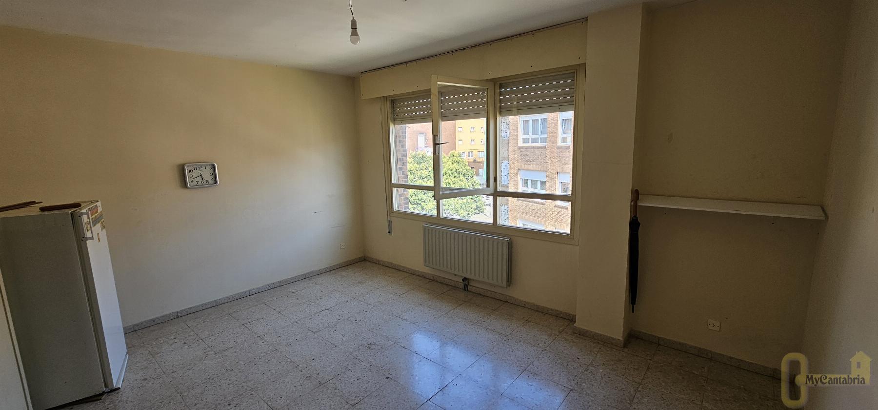 For sale of flat in El Astillero
