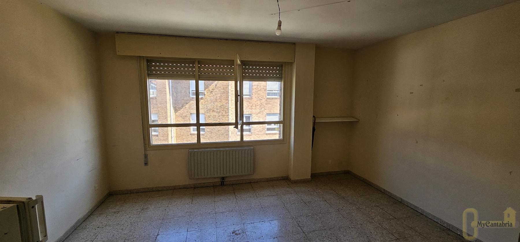 For sale of flat in El Astillero