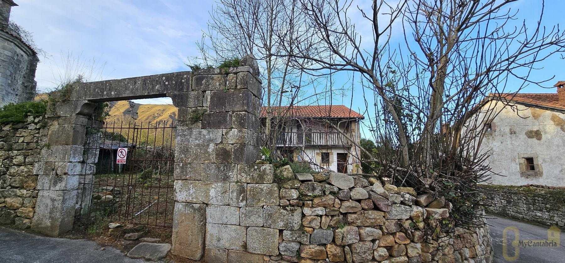 For sale of house in Ruente