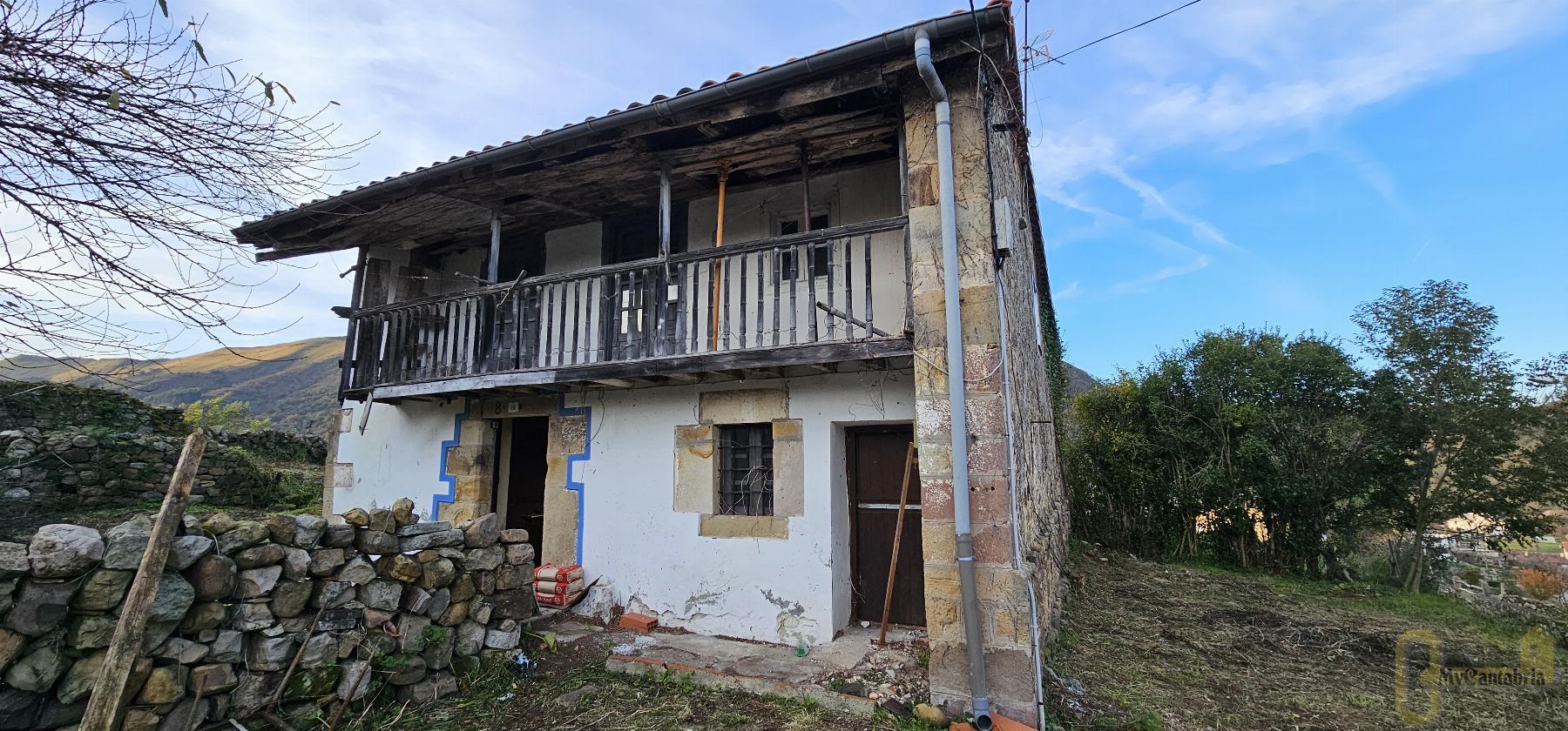 For sale of house in Ruente