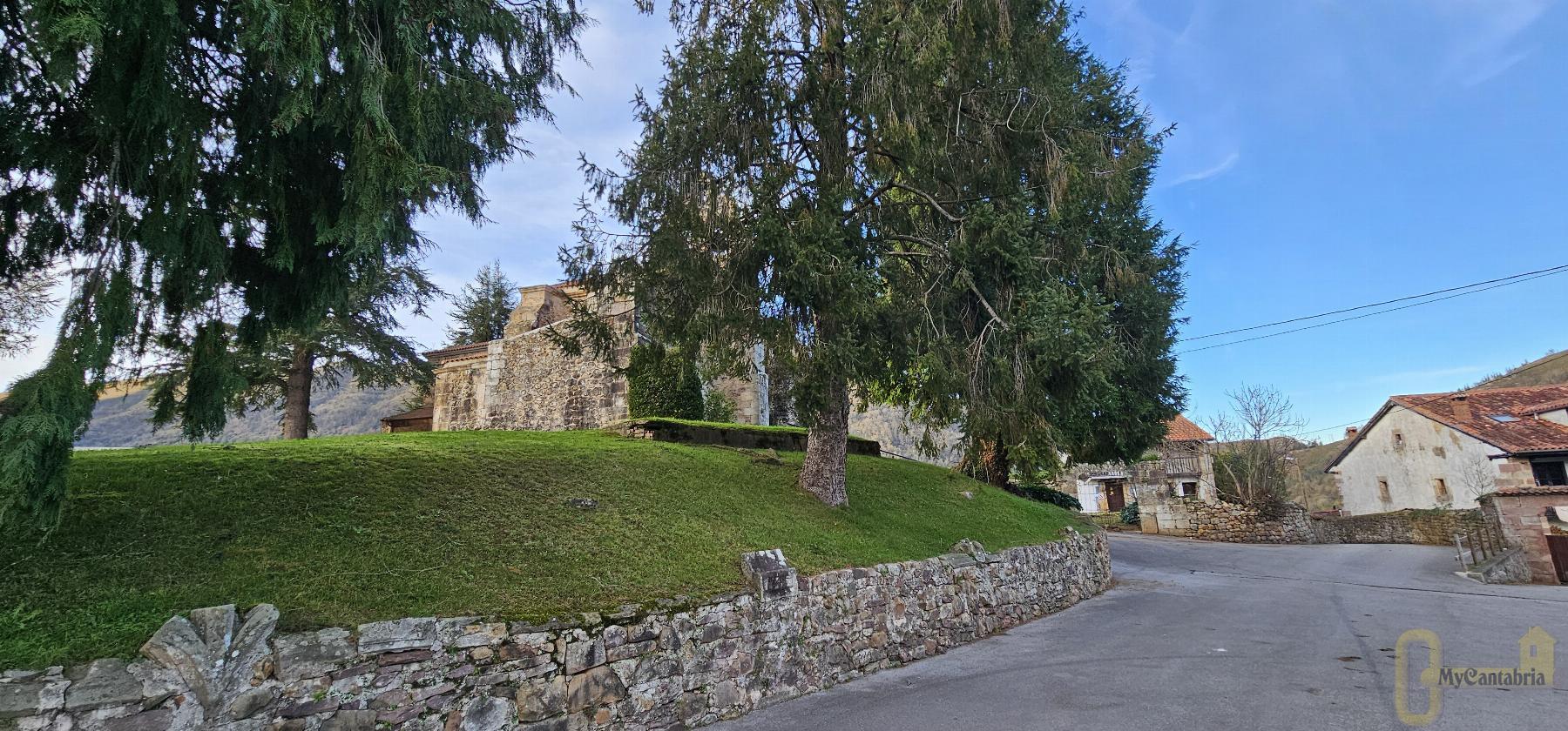 For sale of house in Ruente
