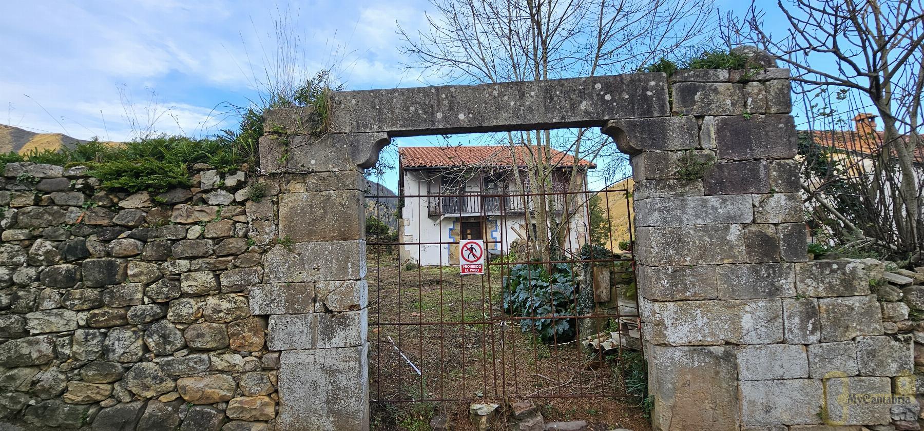 For sale of house in Ruente
