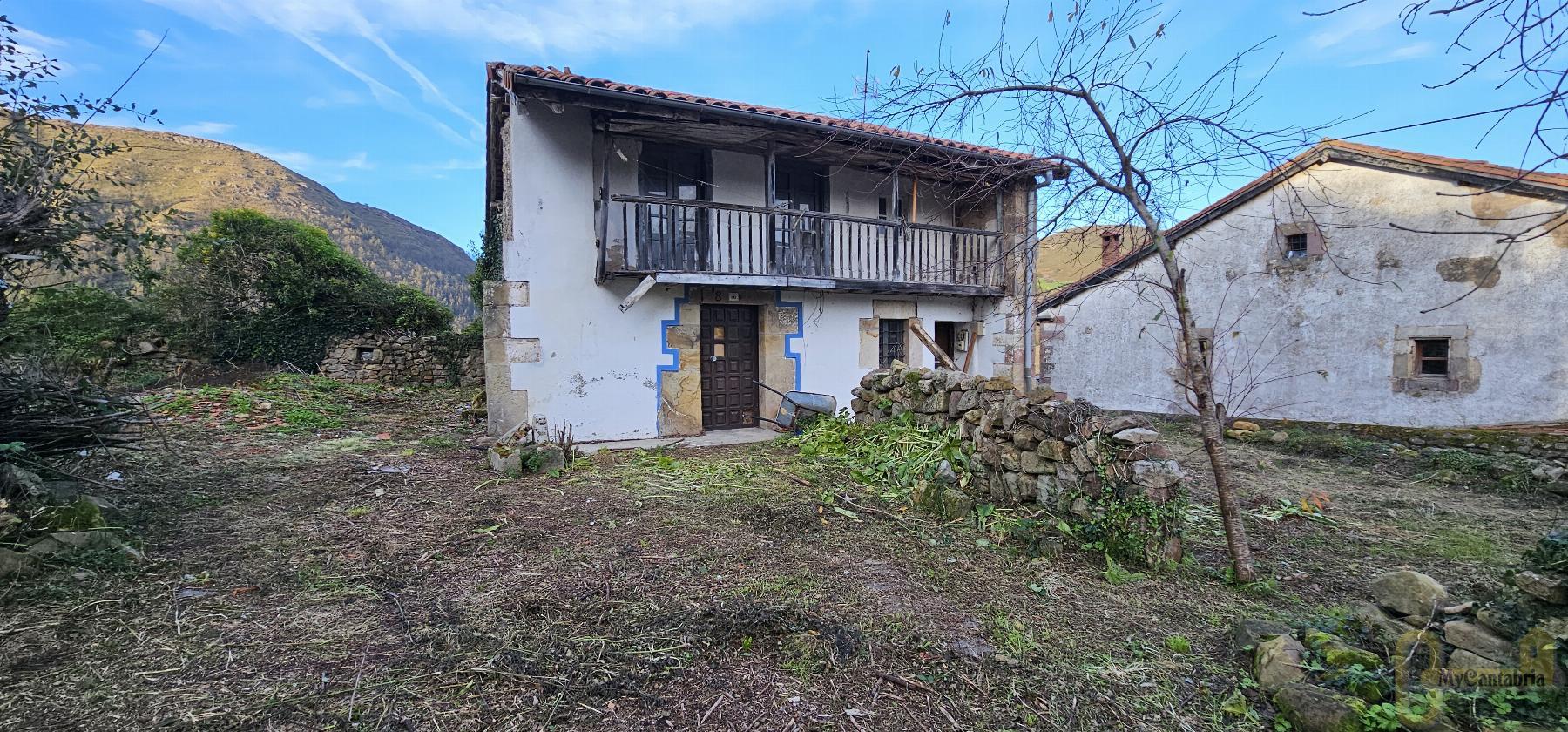 For sale of house in Ruente