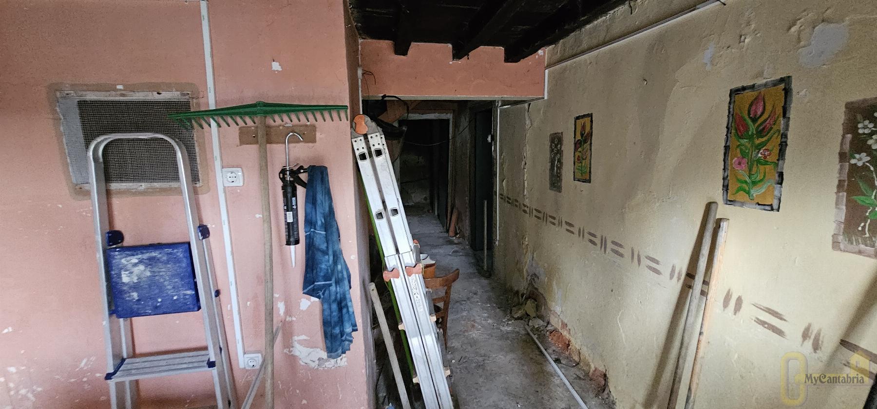 For sale of house in Ruente
