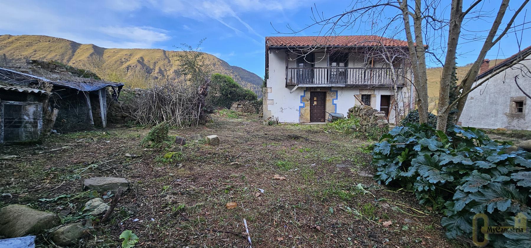 For sale of house in Ruente
