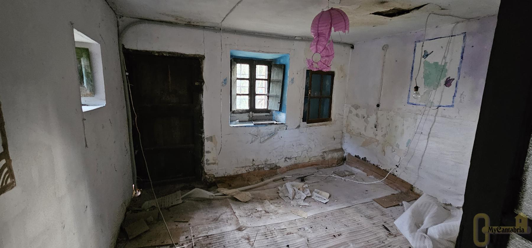 For sale of house in Ruente