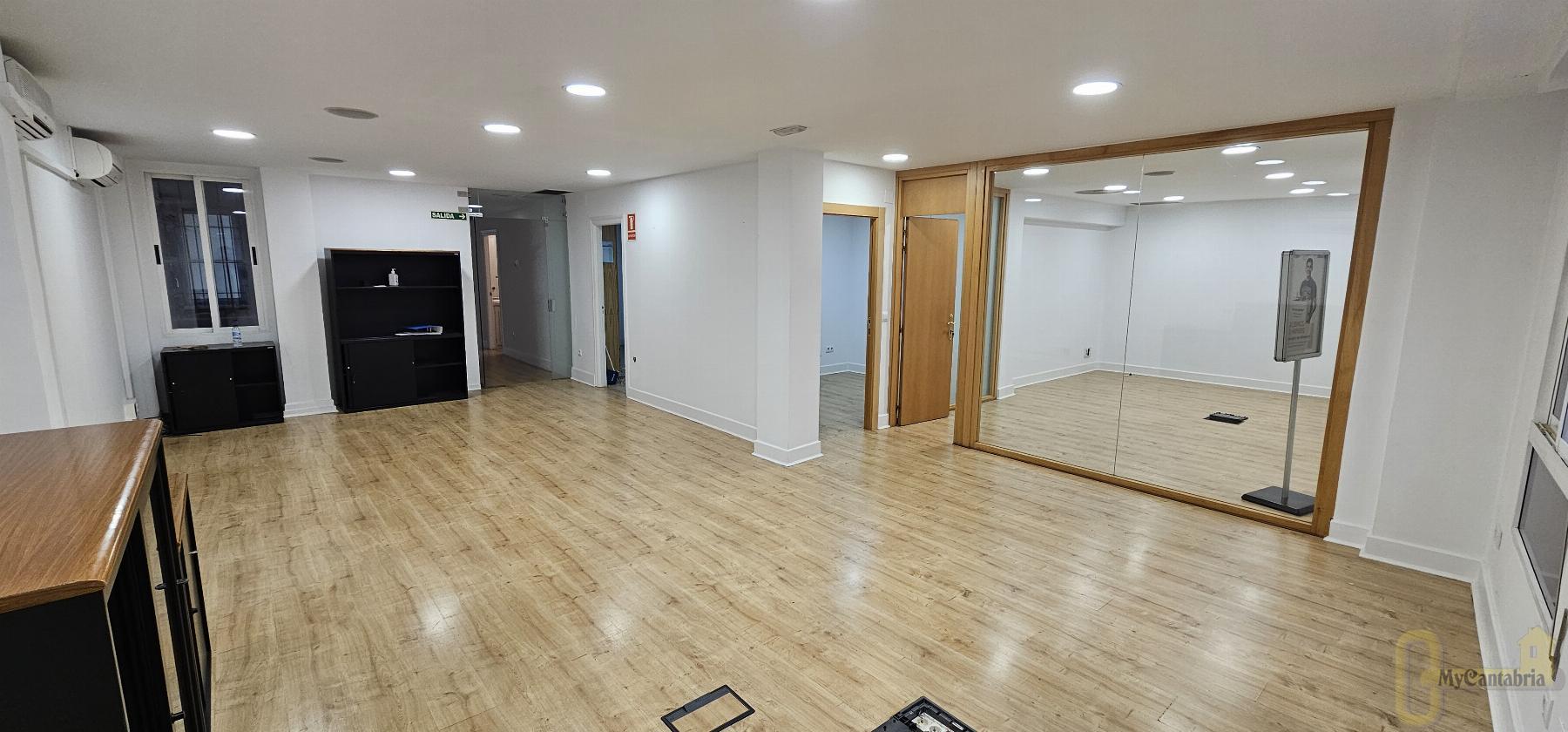 For rent of office in Santander